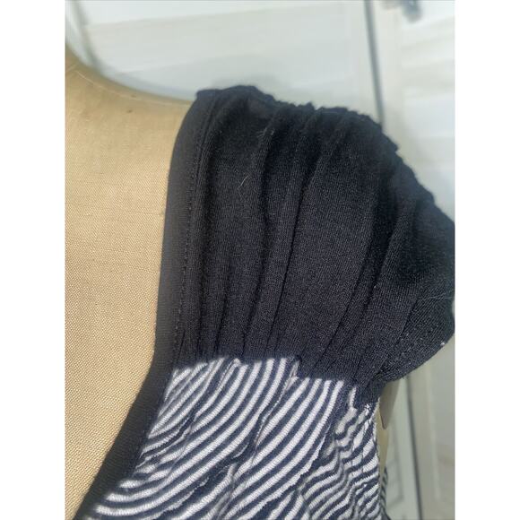 AB Studio Black White Sleeveless Ruffle Front Blouse Poly Blend Large - Picture 7 of 9